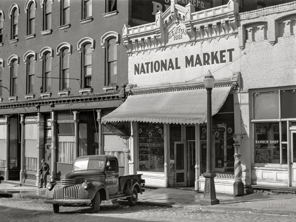 Photo showing: National Market -- April 1942. Grocery store in copper mining center of Butte, Montana.