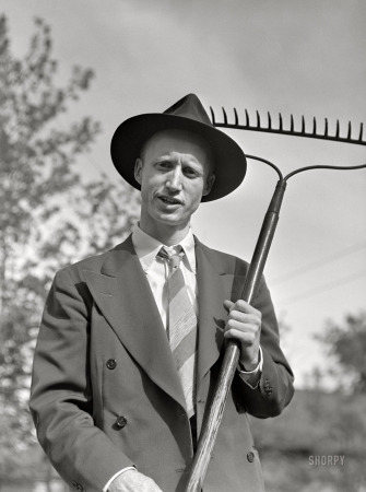 Photo showing: Yard Man -- May 1942, somewhere in Grand Island, Nebraska.