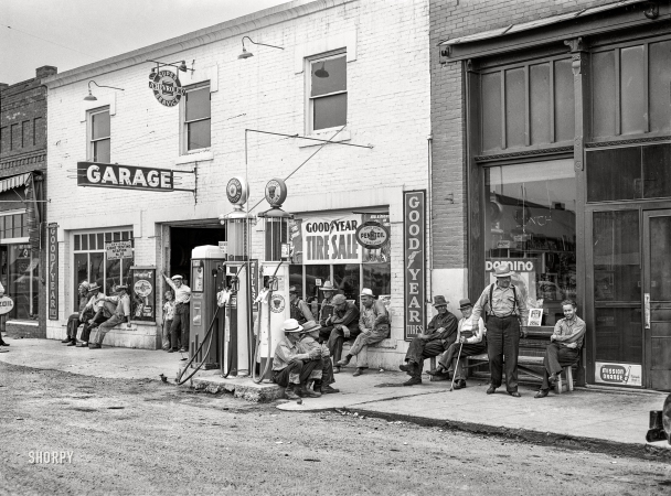 Photo showing: Gem State Garage -- No caption. From photos taken in July 1941 by Russell Lee in Idaho.