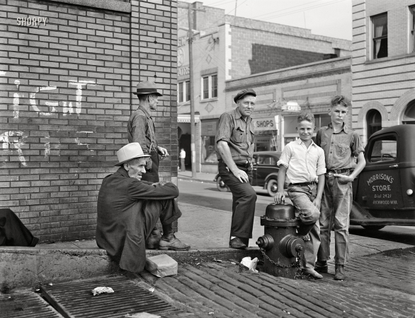 Photo showing: Richwood Irregulars -- September 1942. Richwood, West Virginia. Saturday afternoon.