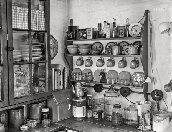 Photo showing: Country Kitchen. -- July 1942. Birmingham, Michigan (vicinity). Kitchen in a country house.