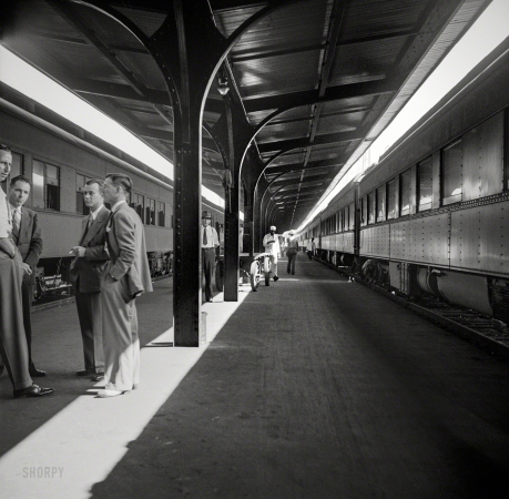 Photo showing: Southern Terminal -- August 1941. Trains in the Southern Railway terminal in Atlanta, Georgia.