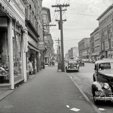 Photo showing: Deluxe Depot -- October 1941. Main Street, Holyoke, Massachusetts.