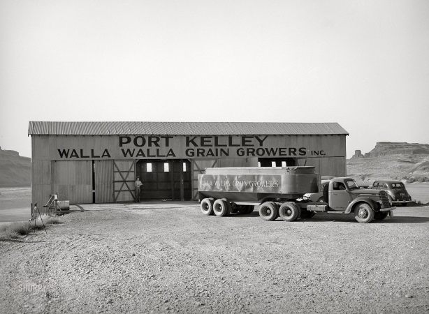 Photo showing: Walla Walla Wheat -- July 1941. Port Kelley, Washington, where wheat belonging to members
of the Walla Walla Grain Growers is stored and shipped by barge to Portland.