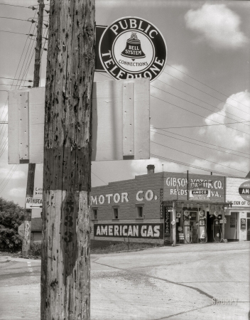 Photo showing: American Gas. -- June 1935. Highway corner. Reedsville, West Virginia. Photo by Walker Evans.