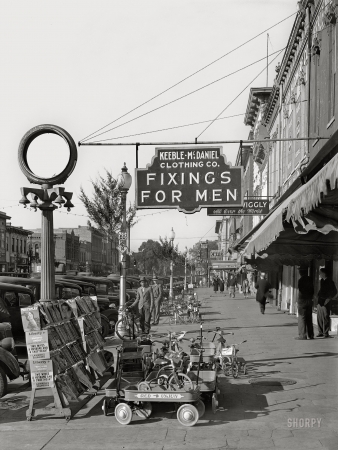 Photo showing: Red Injun -- December 1935. Main street [Broad Street] of Selma, Alabama.