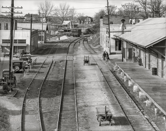 Photo showing: Edwards Depot -- February 1936. View of railroad station. Edwards, Mississippi.