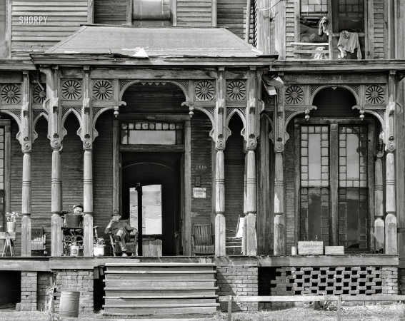 Photo showing: Furnished Rooms. -- March 1936. Detail of boardinghouse. Birmingham, Alabama.