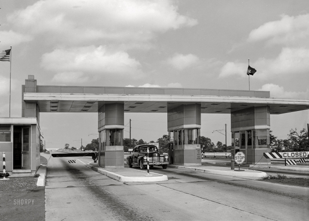 Photo showing: Turnpike Tollbooth -- July 1942. Pennsylvania Turnpike, Pennsylvania. Toll booths.