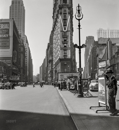 Photo showing: Signs of the Times -- September 1942. New York, New York. Looking north on Broadway at Times Square.