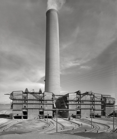 Photo showing: Superstack -- September 1942. Deer Lodge County, Montana. Anaconda Smelter. Its smokestack is the largest in the world.