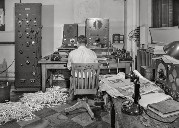 Photo showing: NYT Radio Room -- September 3, 1942. New York. Radio room of the New York Times newspaper. The Times listening post.