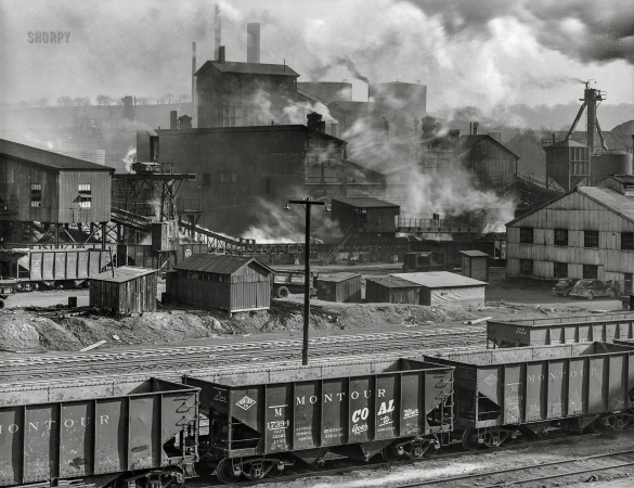 Photo showing: Coal Goes to War -- November 1942. Pittsburgh, Pennsylvania (vicinity). Champion No. 1 coal cleaning plant.