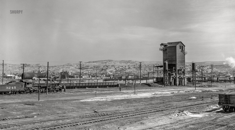 Photo showing: Gallup, New Mexico -- March 1943. Gallup, New Mexico.