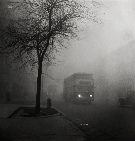 Photo showing: Chicago Fog -- December 1942. Chicago, Illinois. An unusually heavy fog in the early afternoon.
