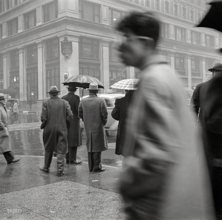 Photo showing: Mad Men -- March 1943. New York, New York. Madison Avenue on a rainy day.
