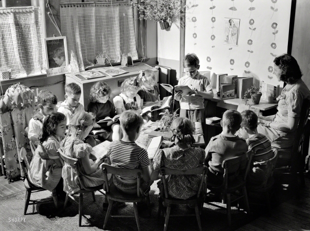 Photo showing: Reading Circle -- May 1942. Southington, Connecticut. A class of young children.