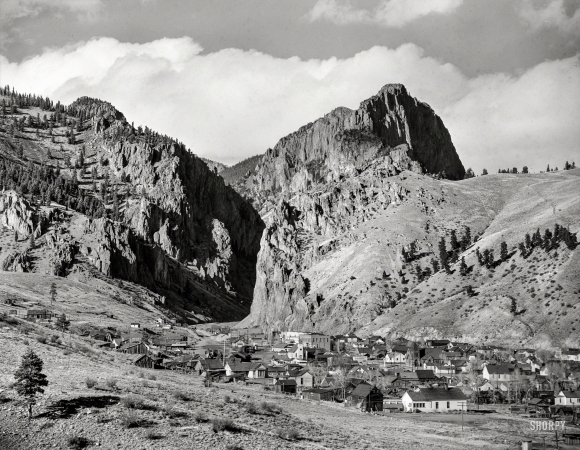 Photo showing: Creede -- December 1942. Creede, Colorado. Lead and silver mining in a former ghost town.