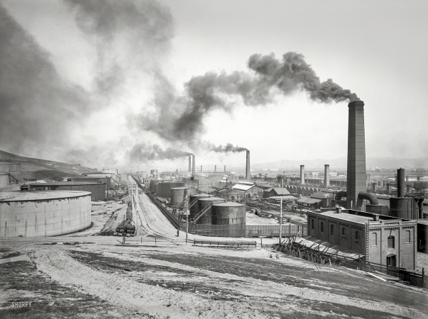 Photo showing: Early Oil -- Contra Costa County, Calif., circa 1910. Standard Oil works, Richmond, looking east.