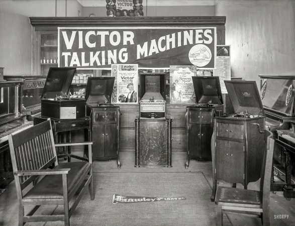 Photo showing: Talking Machines -- Richmond, Calif., 1914. Victor Talking Machine display. Hawley Piano Co., Macdonald Avenue.