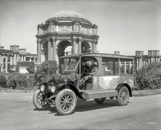 Photo showing: Original Signers -- San Francisco circa 1921. White motor truck at Palace of Fine Arts -- California State
Automobile Assn. 'We are signing the Victory Highway, San Francisco to N.Y.' 