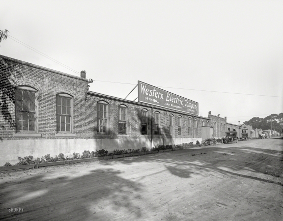 Photo showing: Western Electric. -- Oakland circa 1917. Western Electric Co. -- looking east toward Pacific Telephone & Telegraph.