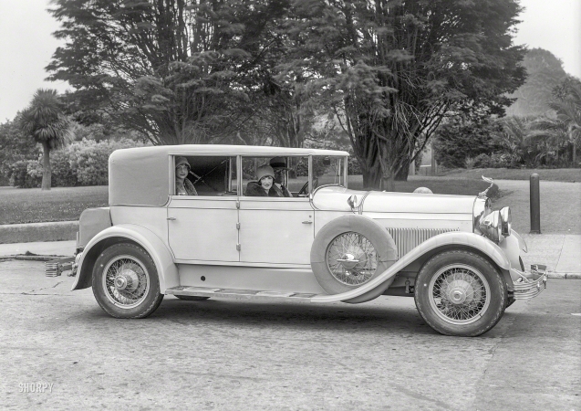 Photo showing: Hudson Ramblers -- San Francisco circa 1928. Hudson convertible sedan at Golden Gate Park.