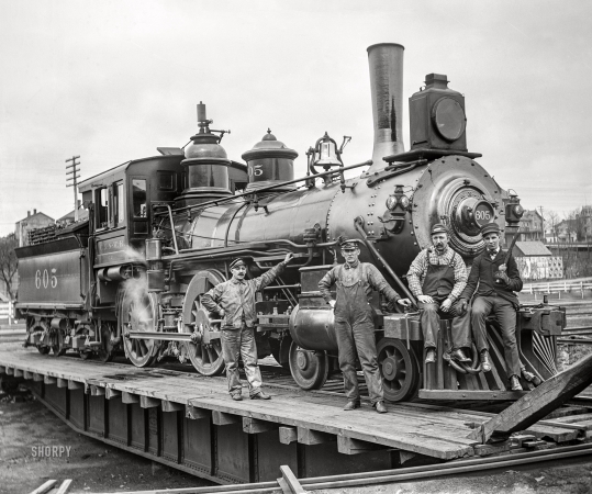 Photo showing: Four Loco -- Circa 1900. Chicago & North-Western Railway -- Locomotive CNW 605 on turntable.