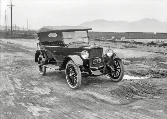 Photo showing: Grant Six -- Somewhere around San Francisco in 1920. Grant Six touring car.