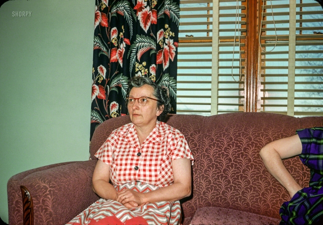 Photo showing: The Rainbow Room -- Clara -- March 16 1952.