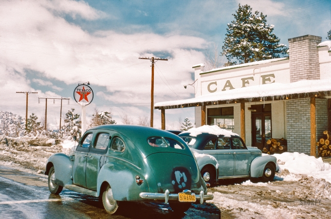 Photo showing: Cafe Texaco -- California Sierras, 1950 -- 1939 Mercury Eight.