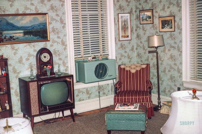 Photo showing: Space Command -- The date: January 1963. Location: the Living Room. Television: Zenith, with Space Command remote.