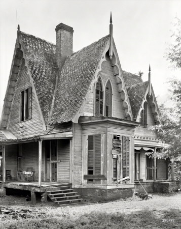 Photo showing: Alabama Gothic -- 1939. Knight House, Greensboro vicinity, Hale County, Alabama. Gothic Revival two-story frame built ca. 1840.