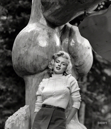 Photo showing: Babe in the Wood -- Marilyn Monroe in 1953 in Banff, Alberta, visiting Canada to film River of No Return.