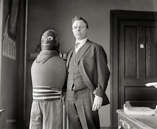 Photo showing: Looking for a Fight -- Battling Nelson. The Danish lightweight champion Oscar Bat Nelson circa 1920s.