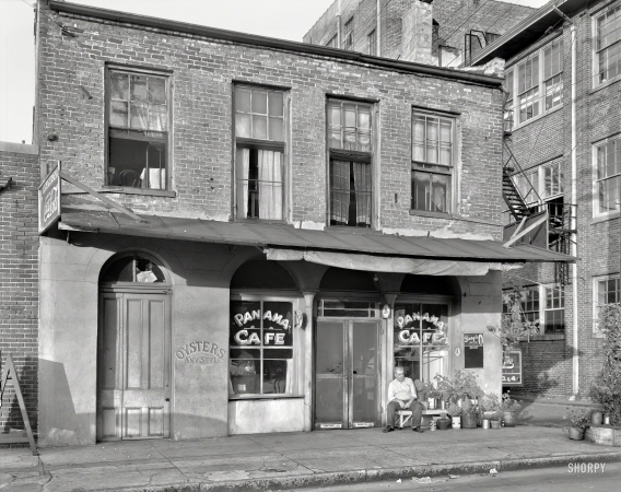 Photo showing: Oysters Any Style -- 1939. Mobile, Alabama. Collins store -- Royal Street near St. Louis Street.