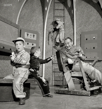Photo showing: Space Cadets -- 1952. Scene from the children's TV show Tom Corbett, Space Cadet.