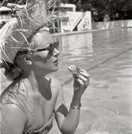 Photo showing: Lunch With Lana -- June 1951. Actress Lana Turner lunching poolside at the Coral Casino in Santa Barbara, Calif.