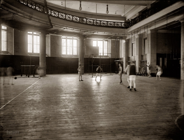 Photo showing: Columbia Basket-Ball -- New York City circa 1908. Basket-Ball, Columbia University.