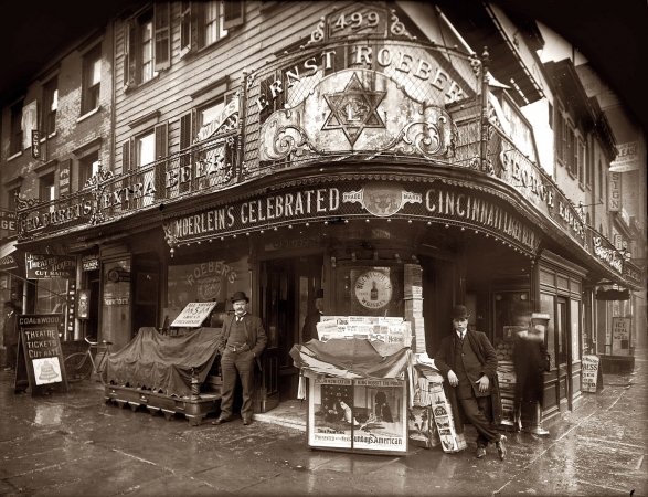 Photo showing: Manhattan Saloon -- Ernst Roeber's saloon at 499 Sixth Avenue around Easter 1908.