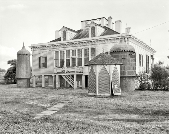 Photo showing: House of Many Cisterns -- 1938. Mount Airy, St. John the Baptist Parish, Louisiana.