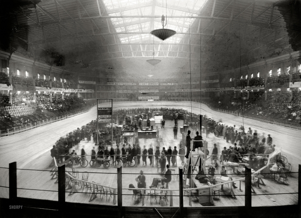 Photo showing: Breaking Away -- New York, December 1908. Six-day bicycle race, Madison Square Garden.