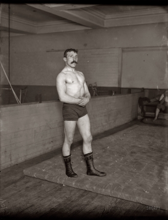 Photo showing: Pat Connelly -- New York, November 13, 1909. Irish wrestler Pat Connelly.
