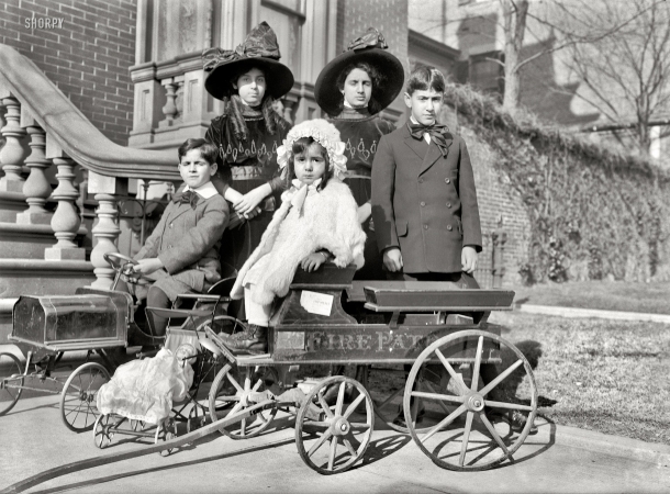 Photo showing: Meet the Naons -- Washington, D.C., 1912. Romulo Naon Jr., son of the Argentinean ambassador, and his siblings.