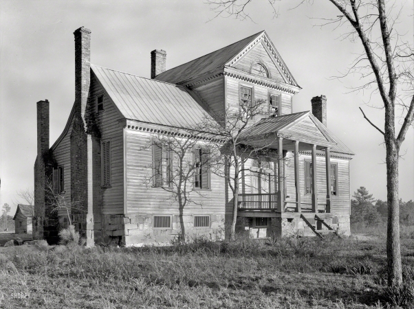 Photo showing: Hyphen House -- 1939. Williams-Reid-Macon House, Airlie vicinity, Halifax County, North Carolina.