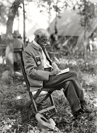 Photo showing: Old Soldier -- July 1913. Gettysburg reunion: Veterans of the G.A.R. and of the Confederacy, at the Encampment.