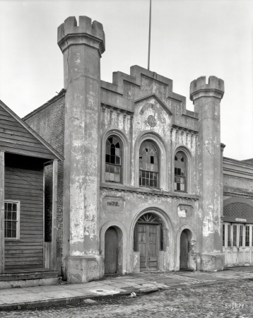Photo showing: Chalmers Castle -- 1937. Charleston, South Carolina. Old Armory and Engine House, 8 Chalmers Street.