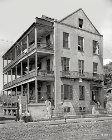 Photo showing: Multi-Story Dwelling -- Circa 1937. 61 Washington Street, Charleston.