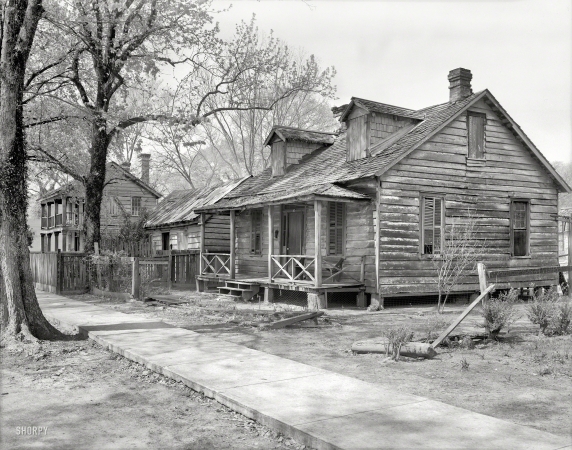 Photo showing: Mansfield Quarters -- 1936. Georgetown, South Carolina. Small houses in Mansfield Quarters.