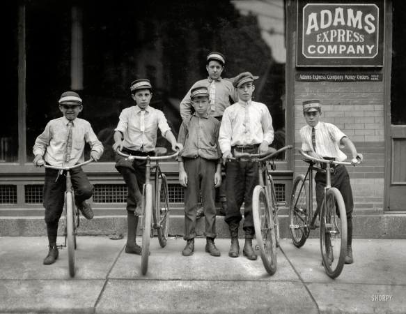 Photo showing: Postal Boys -- June 1911. Norfolk, Virginia. A typical group of Postal Messengers.